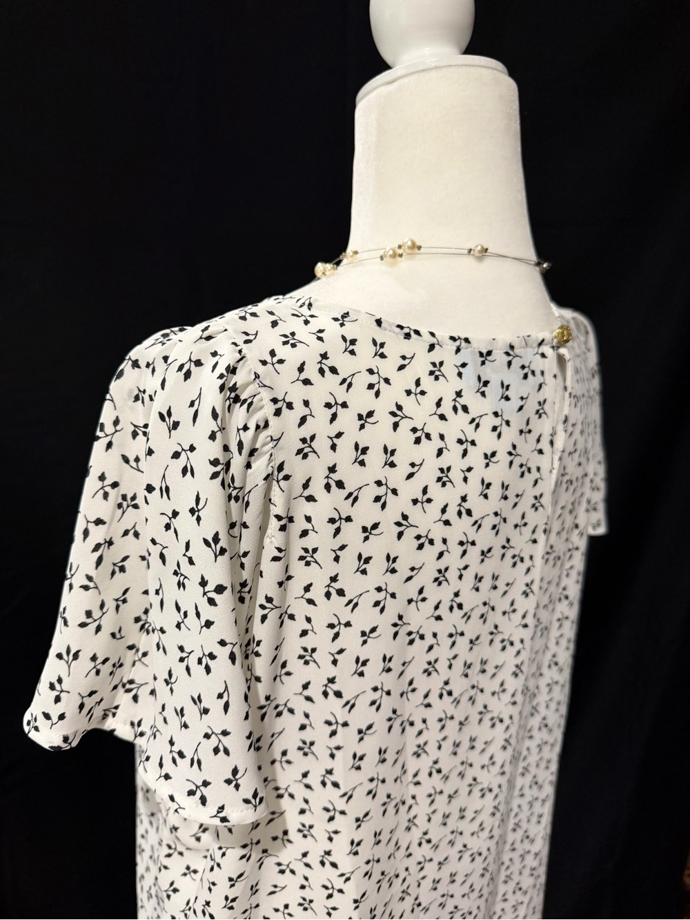 CeCe White Short Sleeve Blouse with Black Floral Motif - Picture 4 of 6